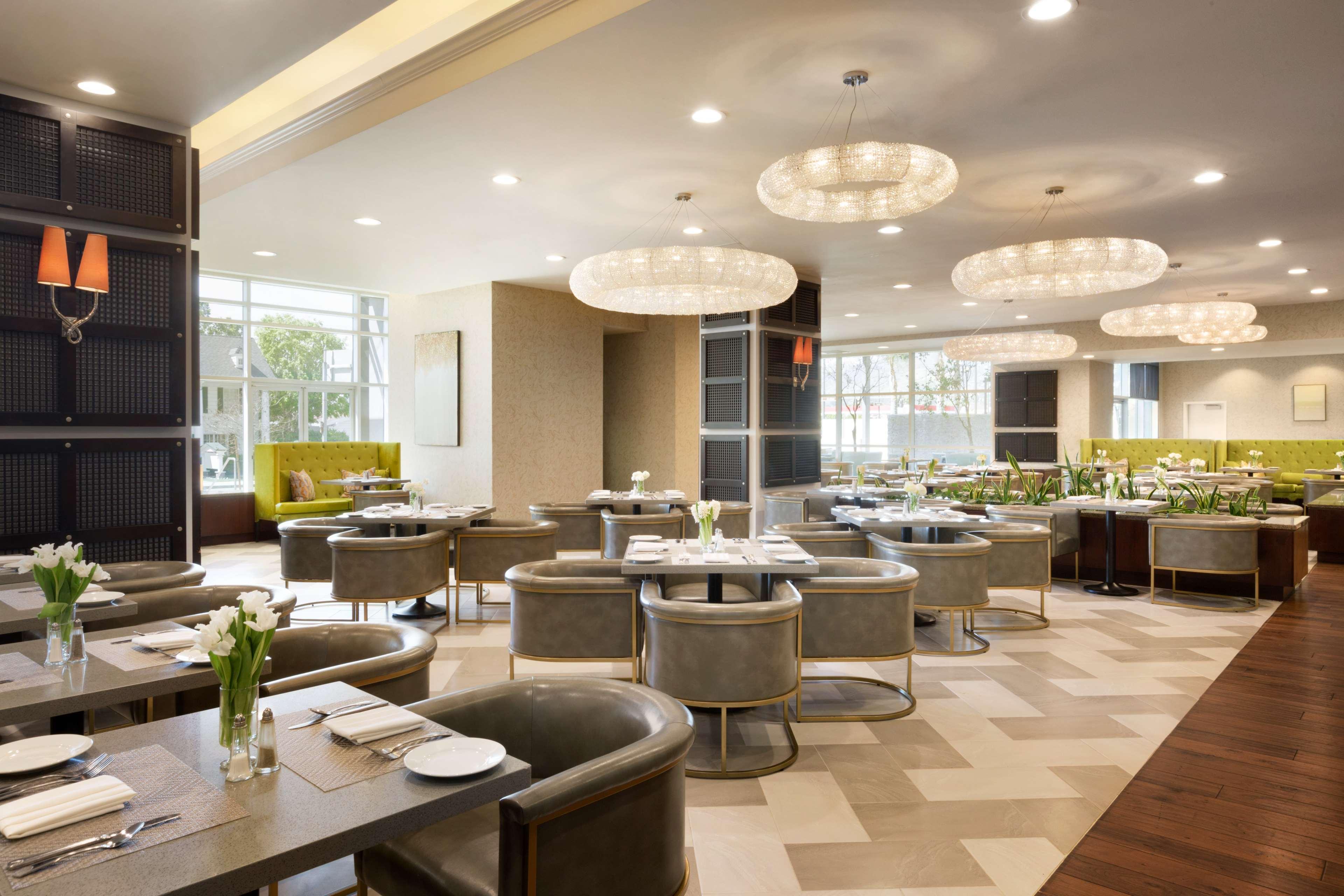Embassy Suites Los Angeles Глендейл Экстерьер фото