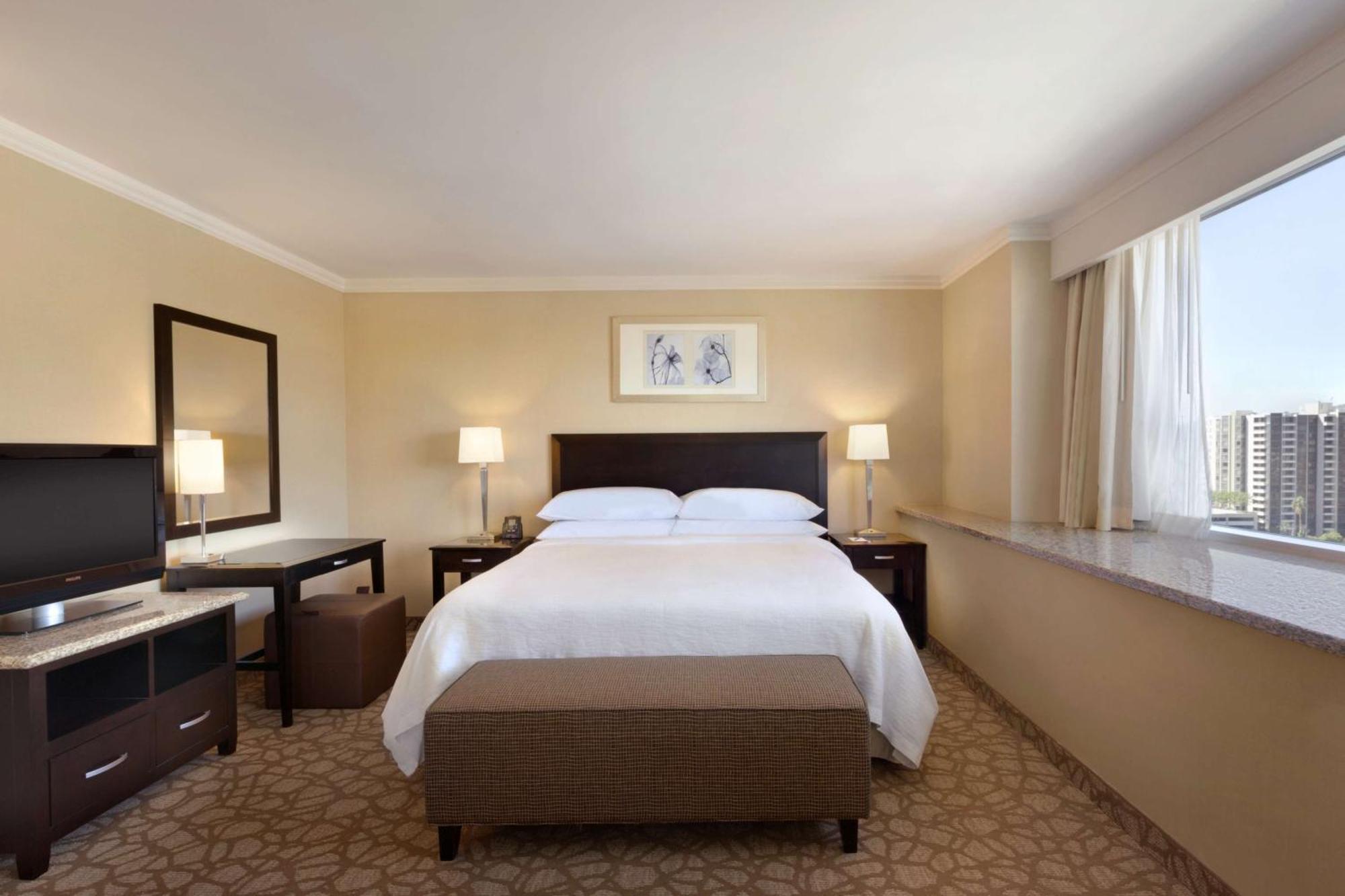 Embassy Suites Los Angeles Глендейл Экстерьер фото