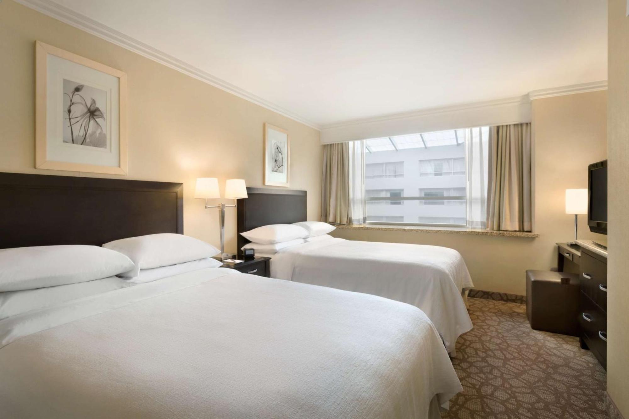 Embassy Suites Los Angeles Глендейл Экстерьер фото