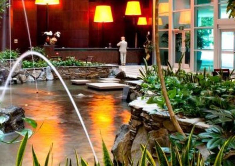 Embassy Suites Los Angeles Глендейл Экстерьер фото